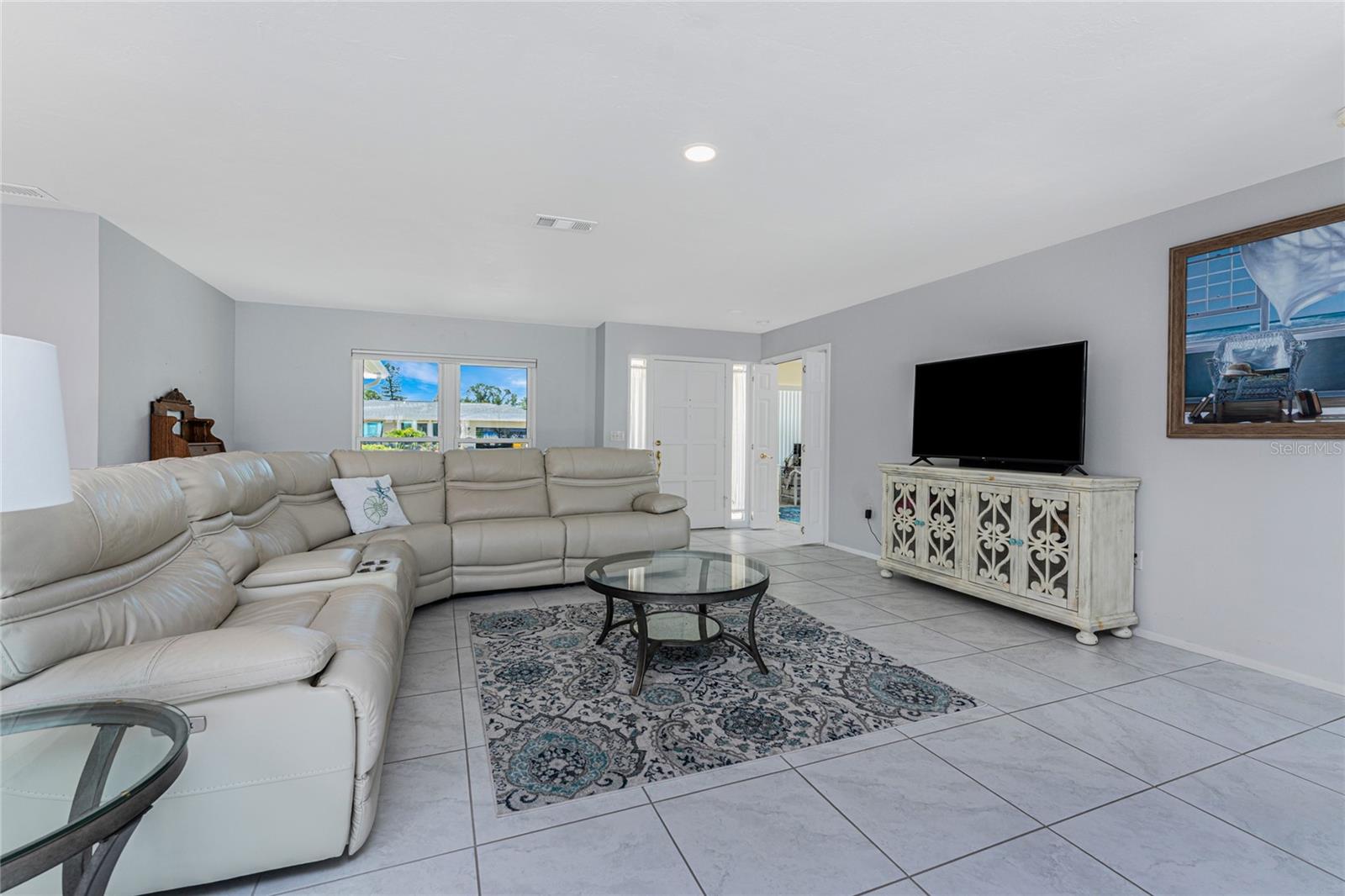 Image 16 of 67 For 2673 Titania Road