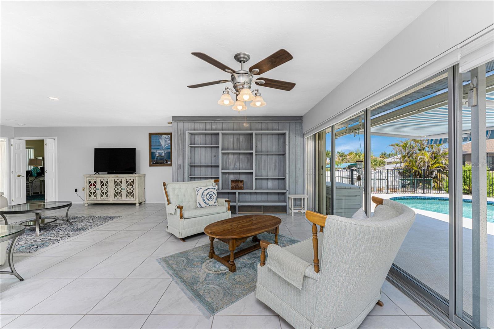 Image 19 of 67 For 2673 Titania Road