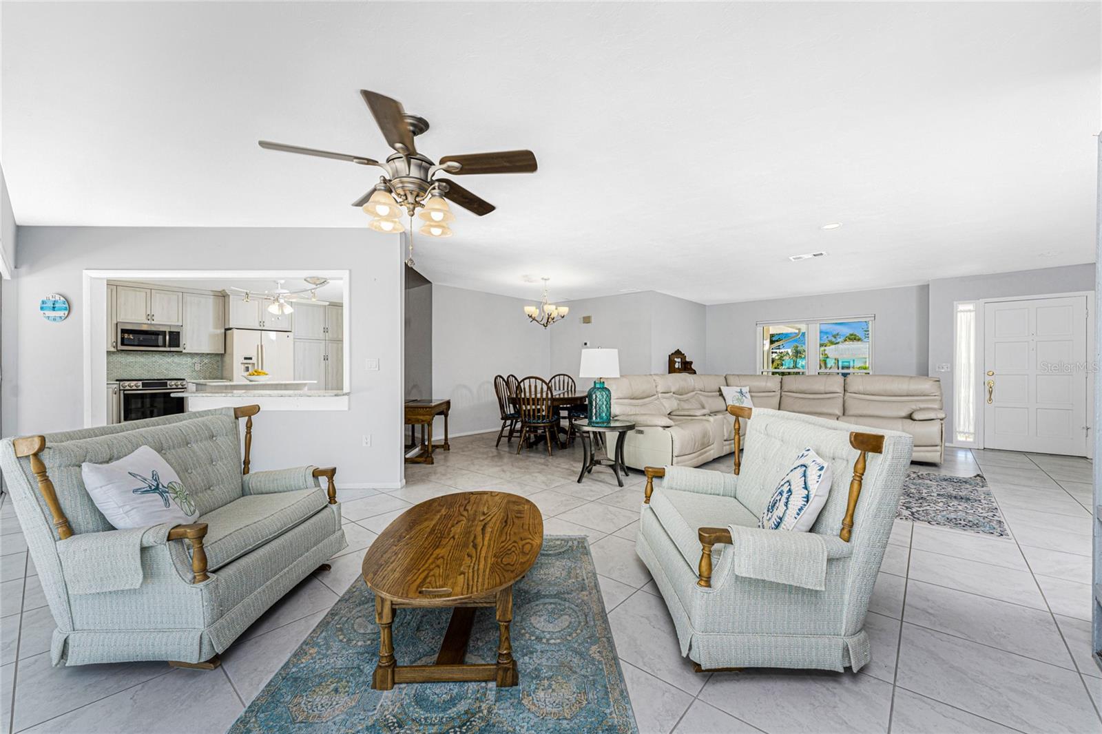 Image 20 of 67 For 2673 Titania Road