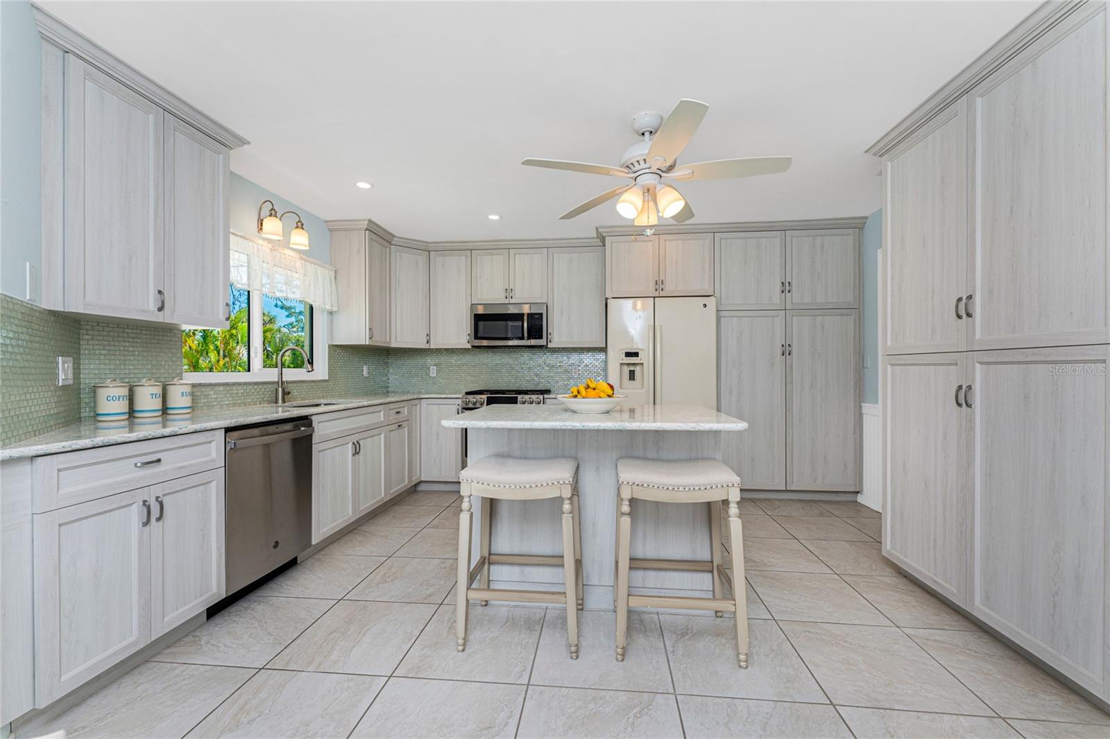 Image 26 of 67 For 2673 Titania Road