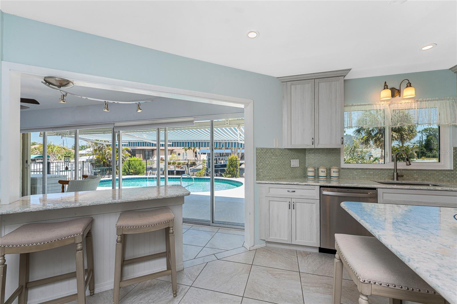 Image 28 of 67 For 2673 Titania Road