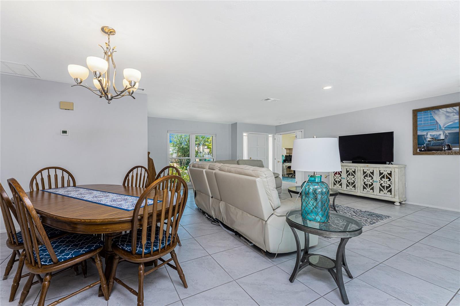 Image 30 of 67 For 2673 Titania Road