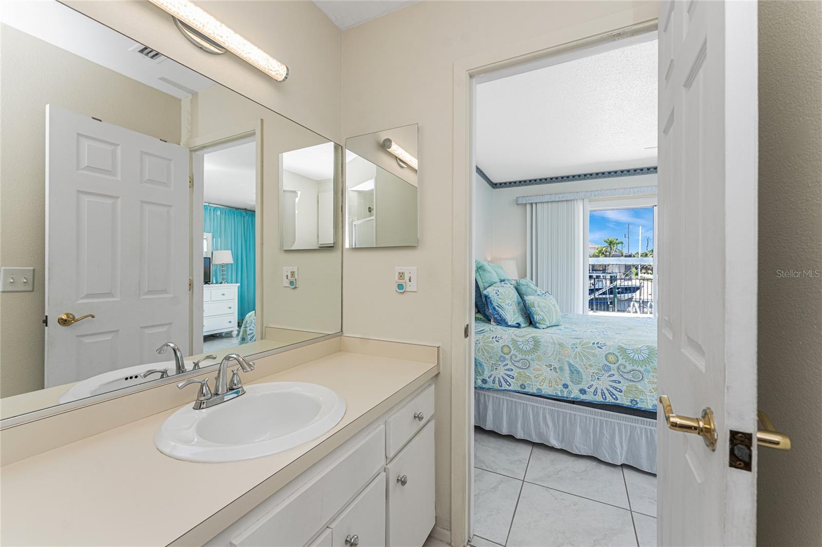 Image 36 of 67 For 2673 Titania Road