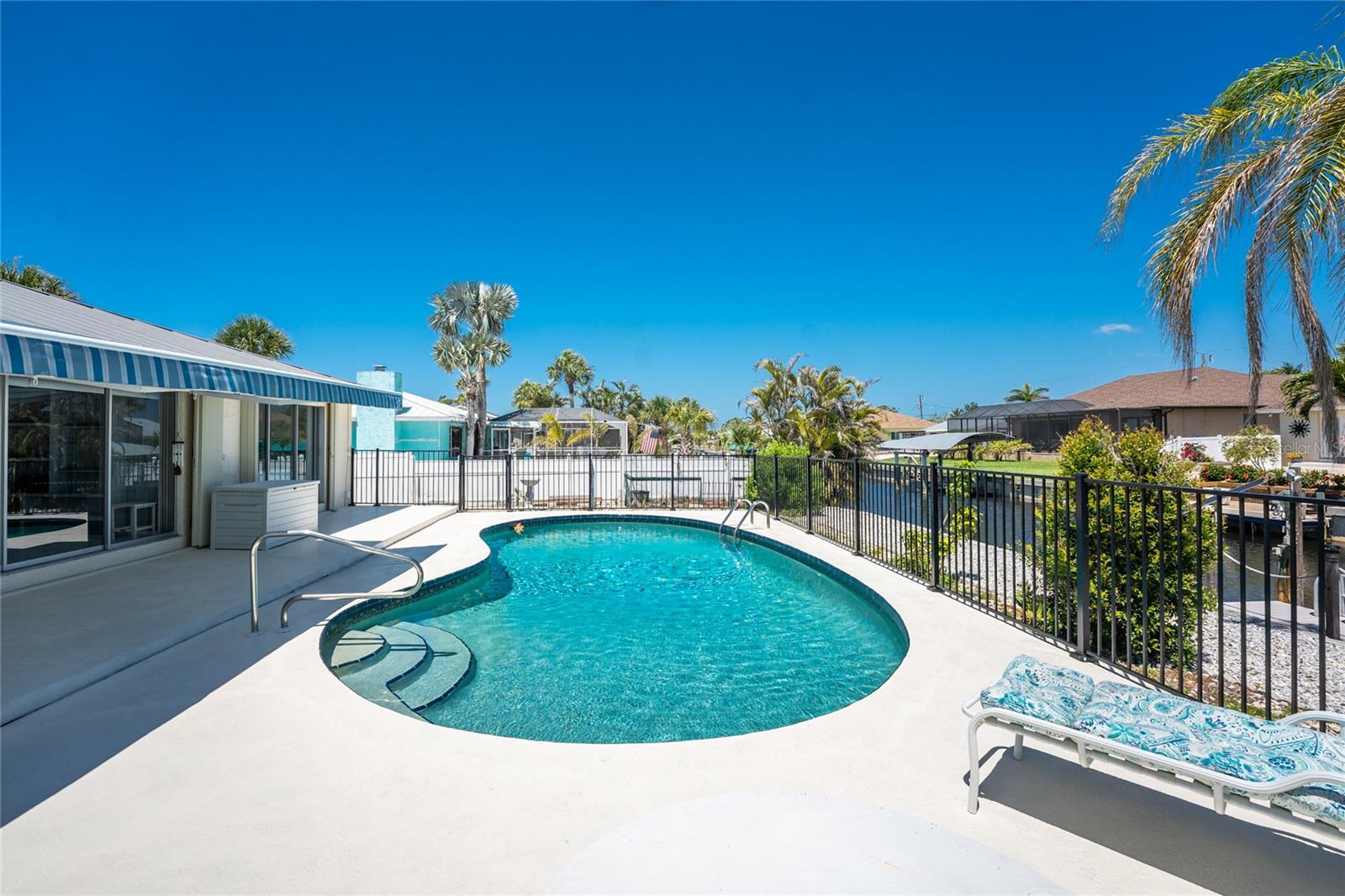 Image 45 of 67 For 2673 Titania Road