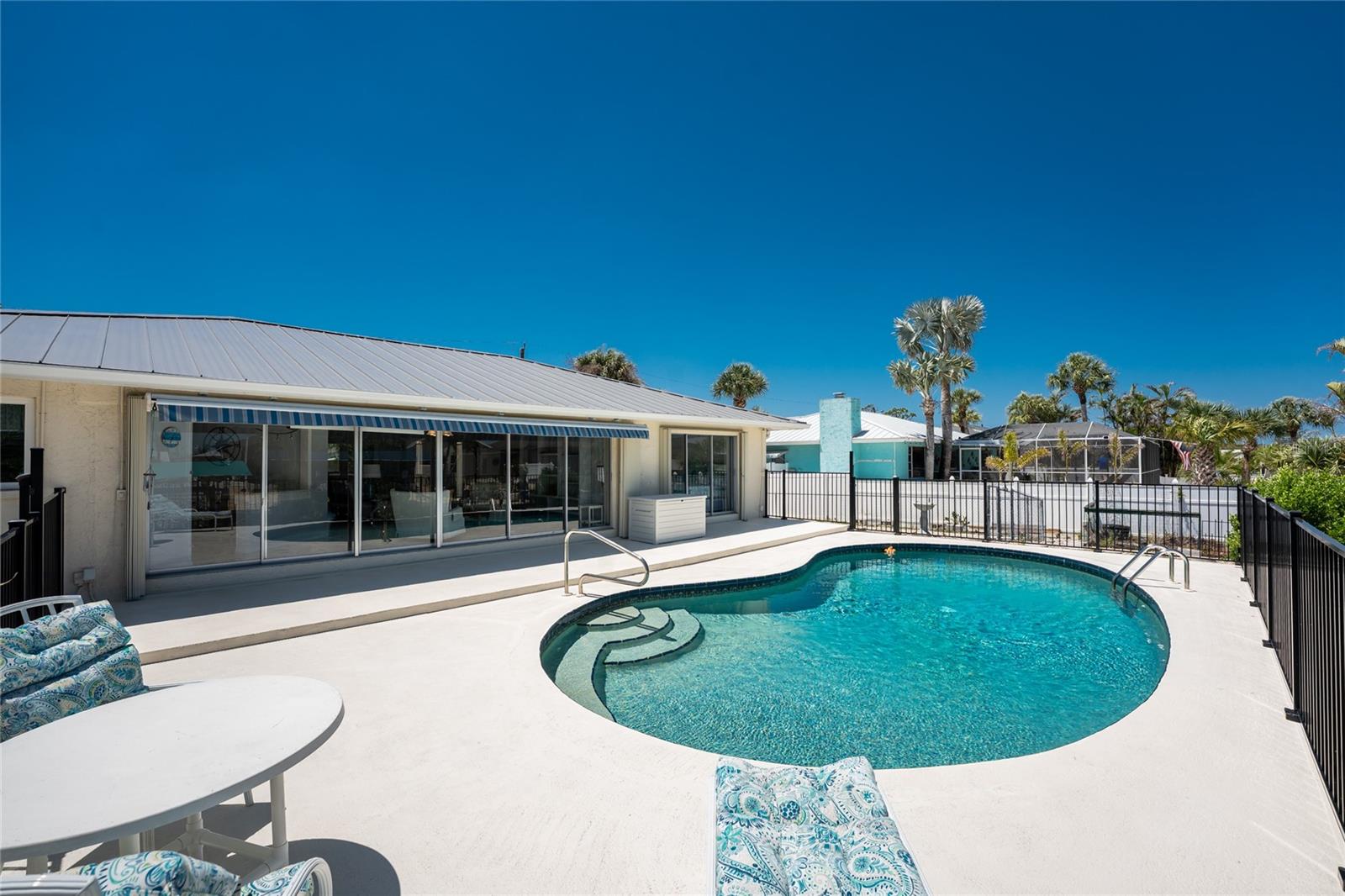 Image 46 of 67 For 2673 Titania Road