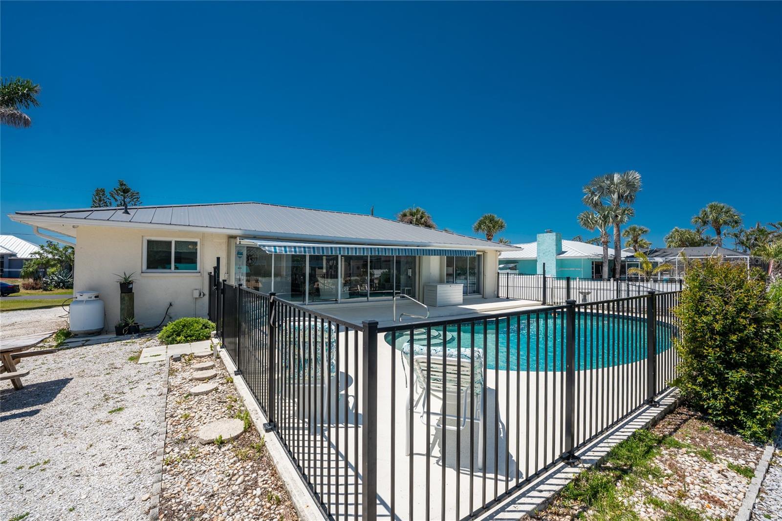 Image 49 of 67 For 2673 Titania Road