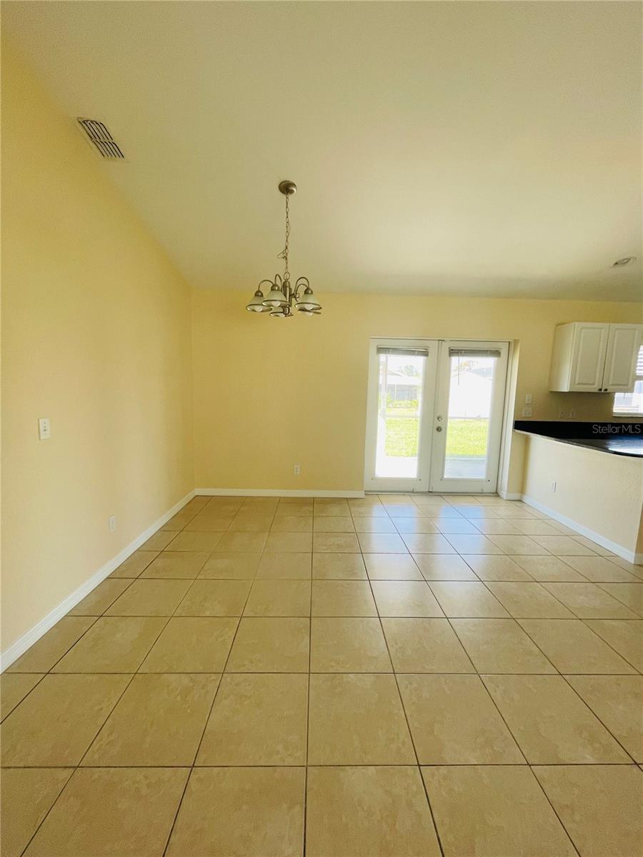Image 5 of 15 For 7183 Sussex Lane