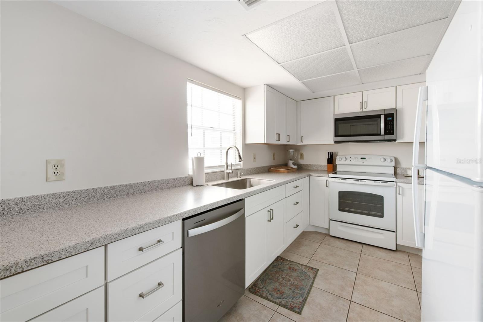 Image 12 of 40 For 1531 Placida Road 4-103