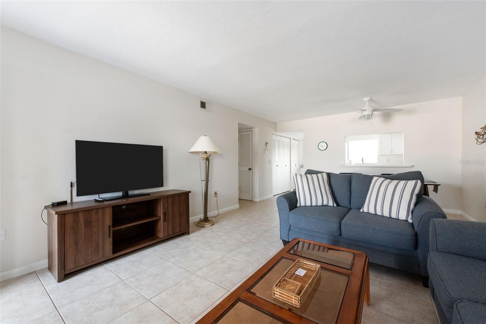 Image 23 of 40 For 1531 Placida Road 4-103