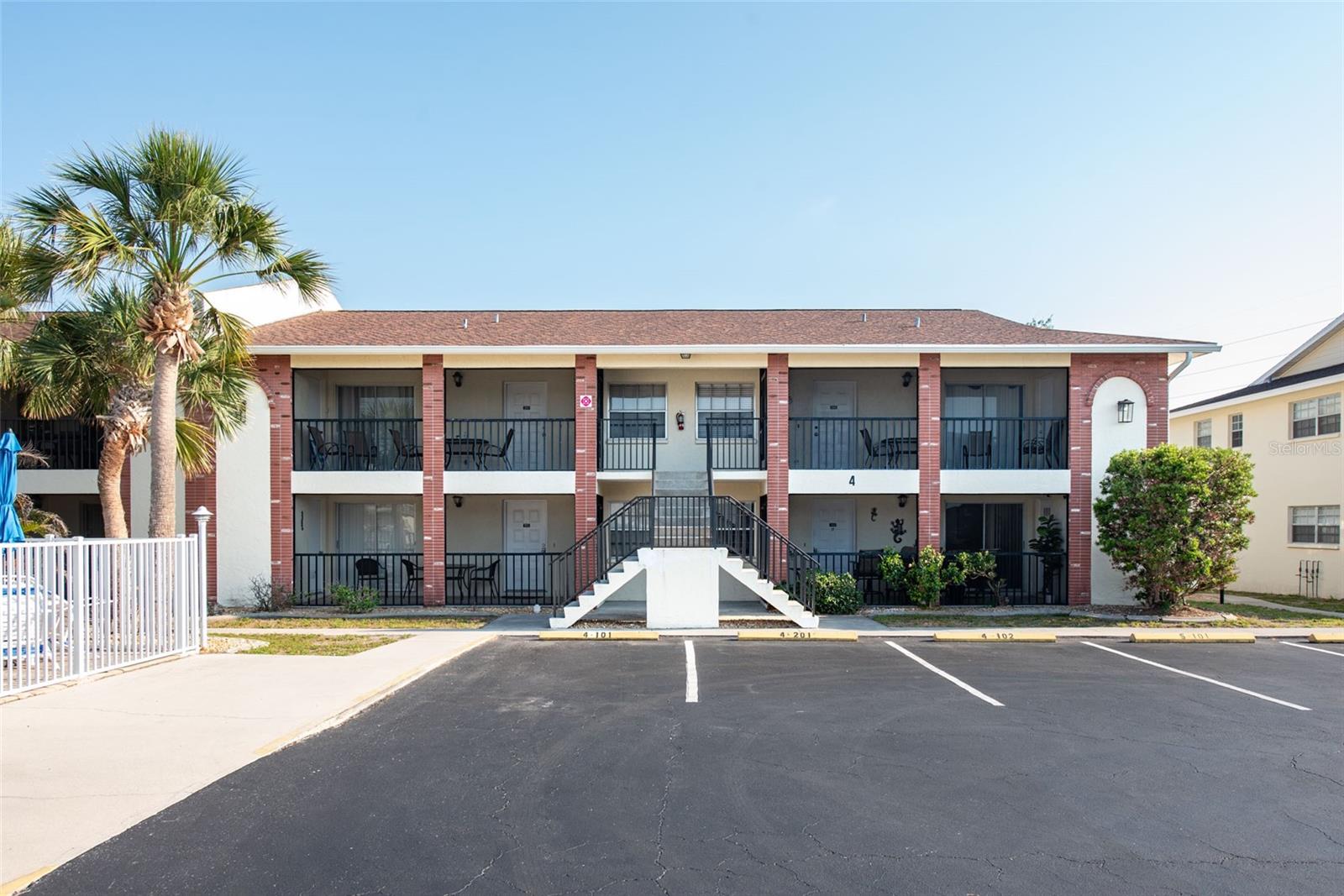 Image 3 of 40 For 1531 Placida Road 4-103