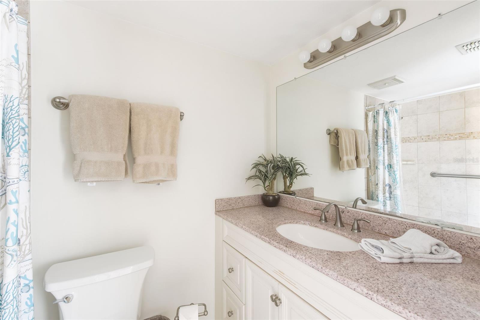 Image 32 of 40 For 1531 Placida Road 4-103
