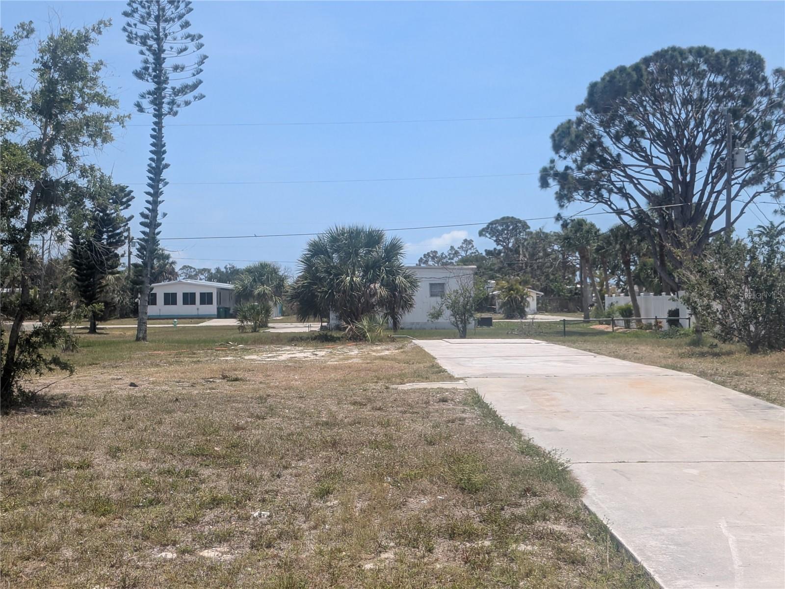 Image 2 of 3 For 2035 Laurel Avenue