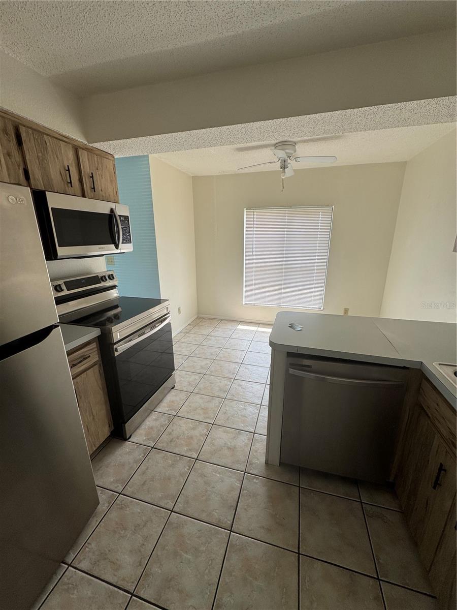 Image 9 of 17 For 300 Rotonda Boulevard W H