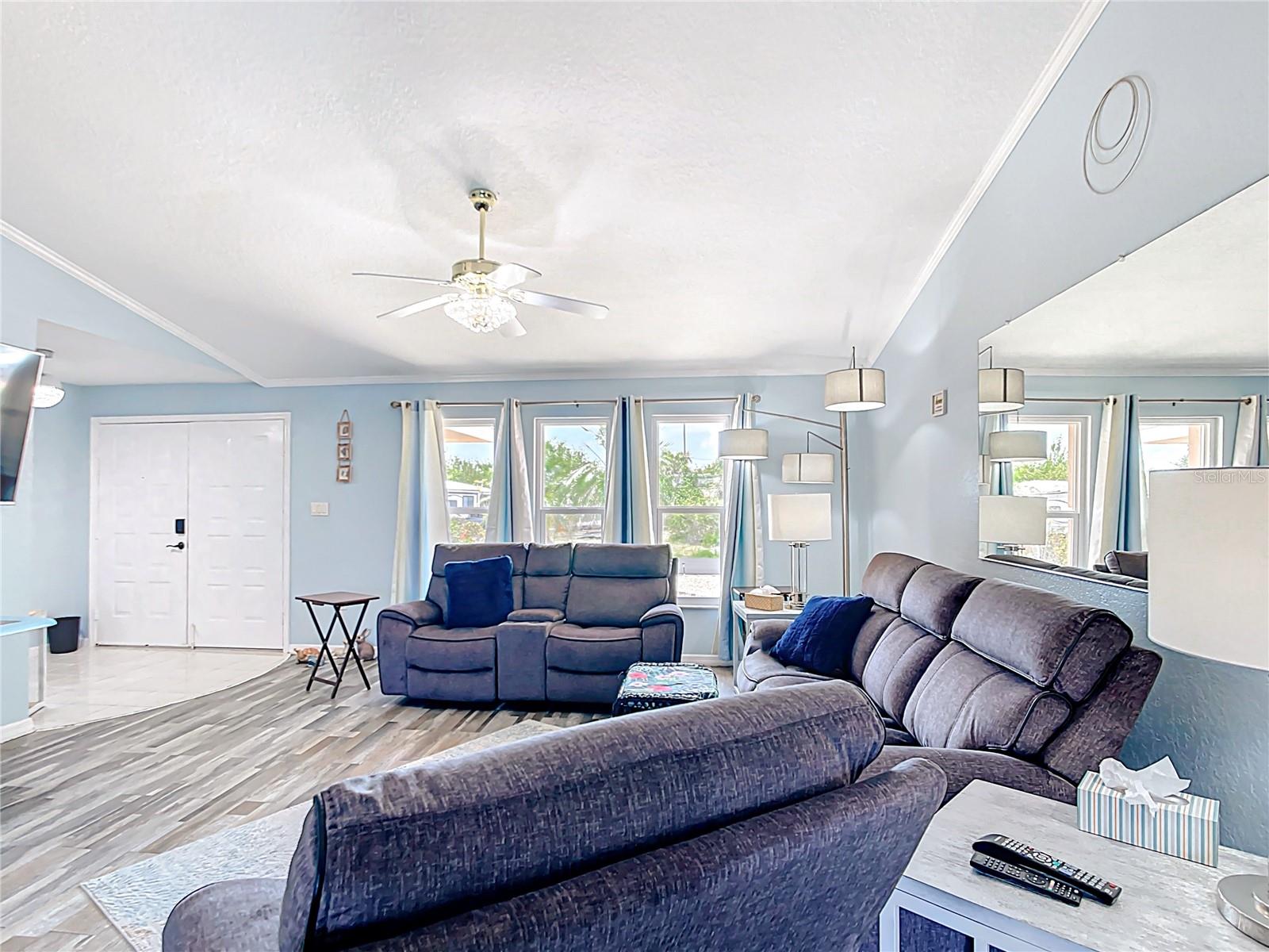 Image 5 of 71 For 18790 Countryman Avenue