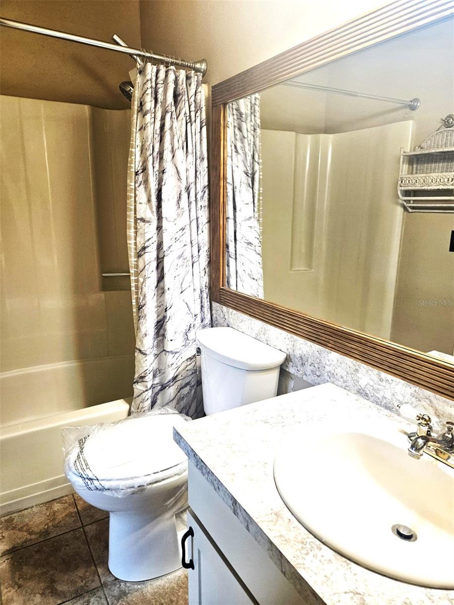 Image 15 of 29 For 4410 Warren Avenue 206