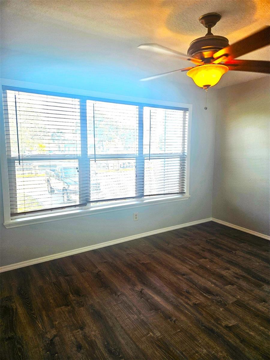 Image 17 of 29 For 4410 Warren Avenue 206