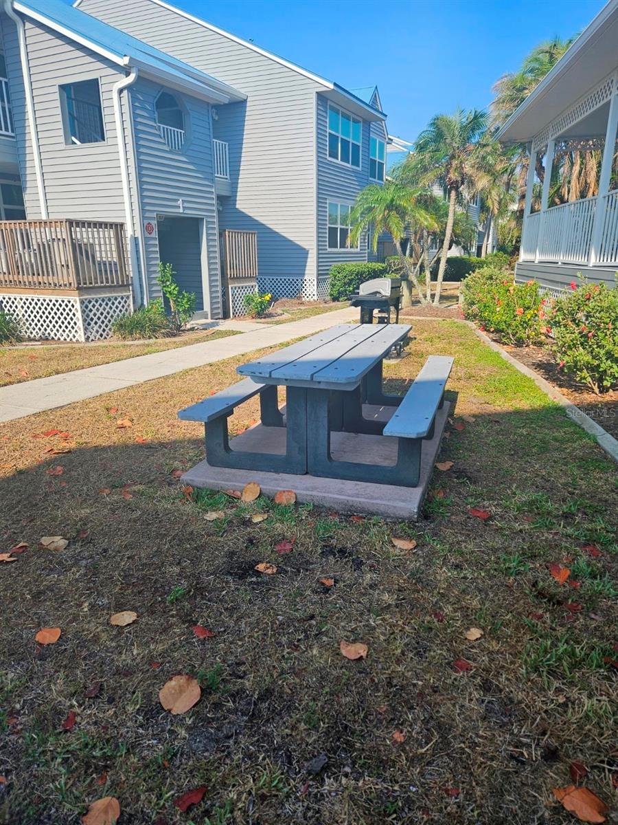 Image 24 of 29 For 4410 Warren Avenue 206
