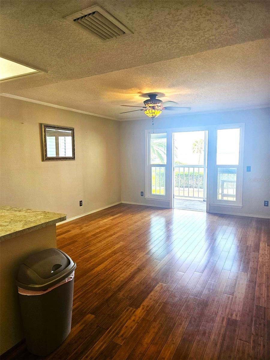 Image 6 of 29 For 4410 Warren Avenue 206