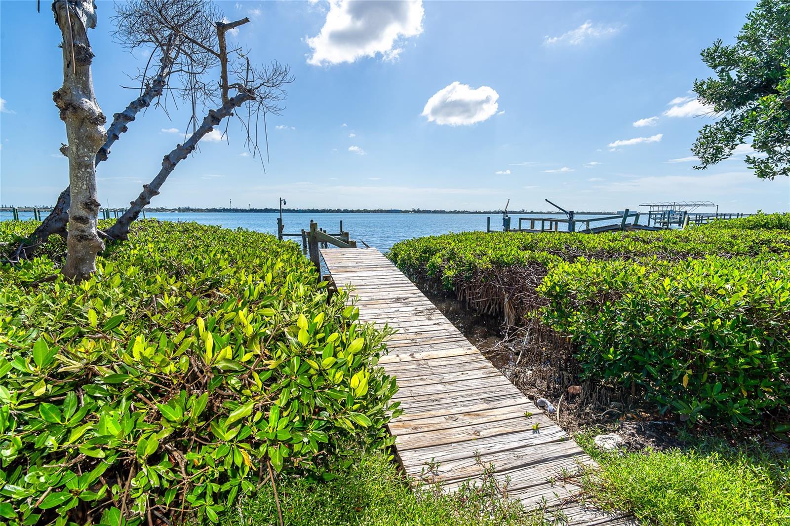 Image 29 of 45 For 4093 Pelican Shores Circle