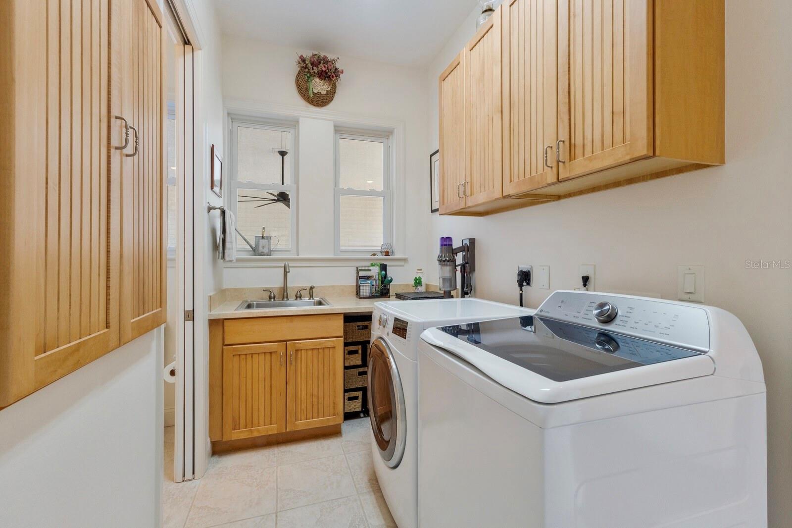 Image 21 of 49 For 9144 Spring Valley Road