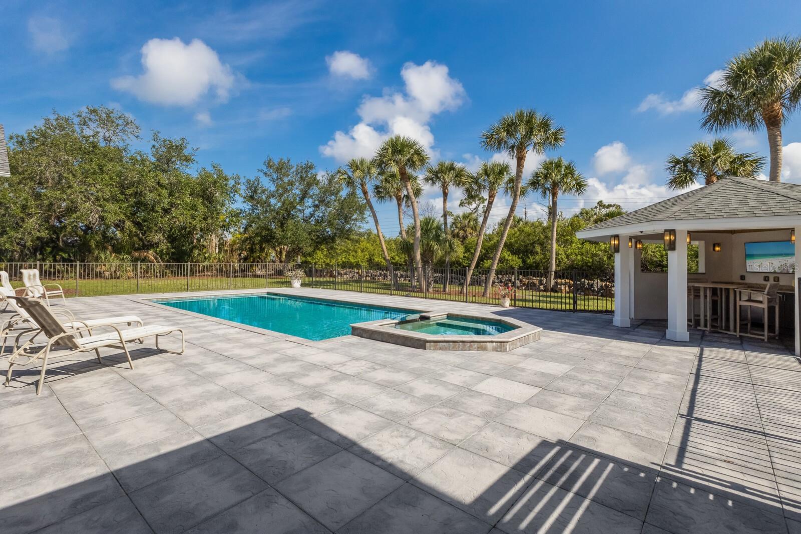 Image 30 of 49 For 9144 Spring Valley Road
