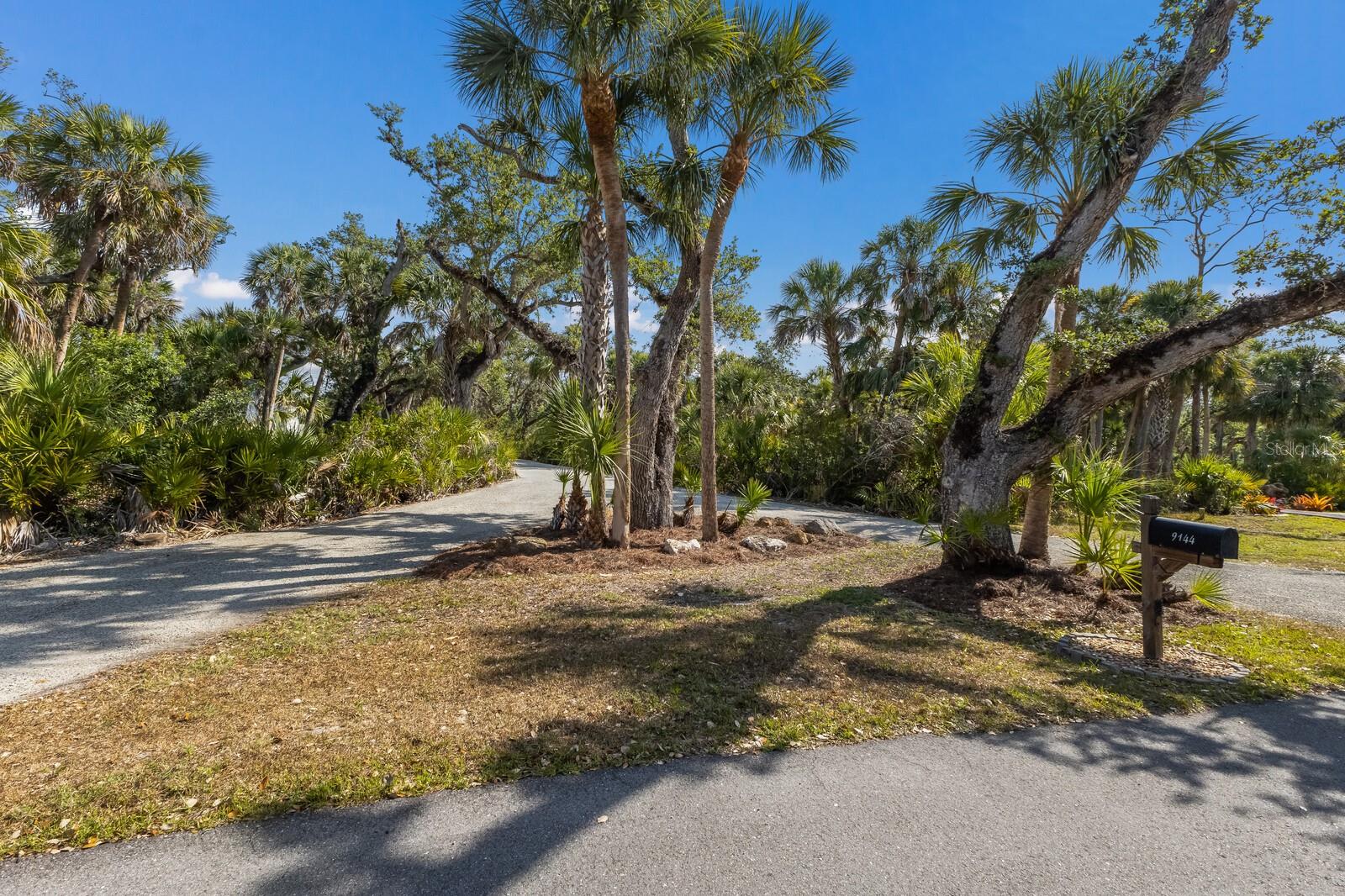 Image 4 of 49 For 9144 Spring Valley Road