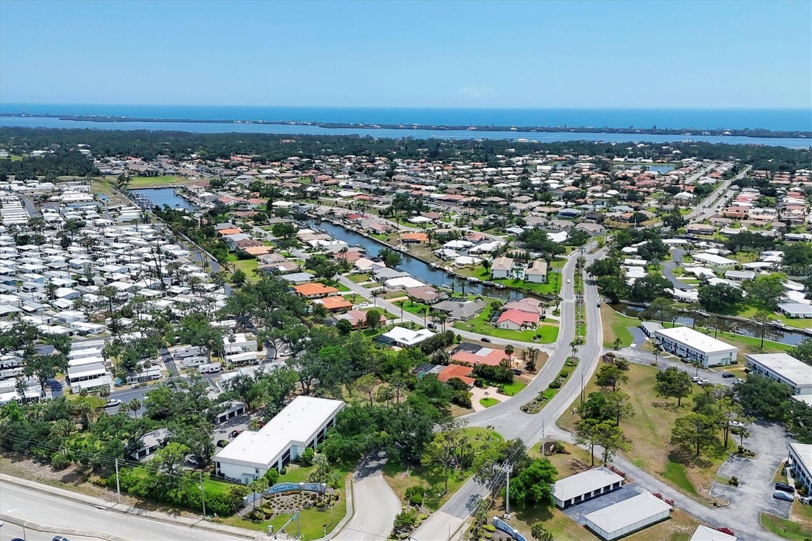Image 27 of 34 For 149 Englewood Isles Parkway 603