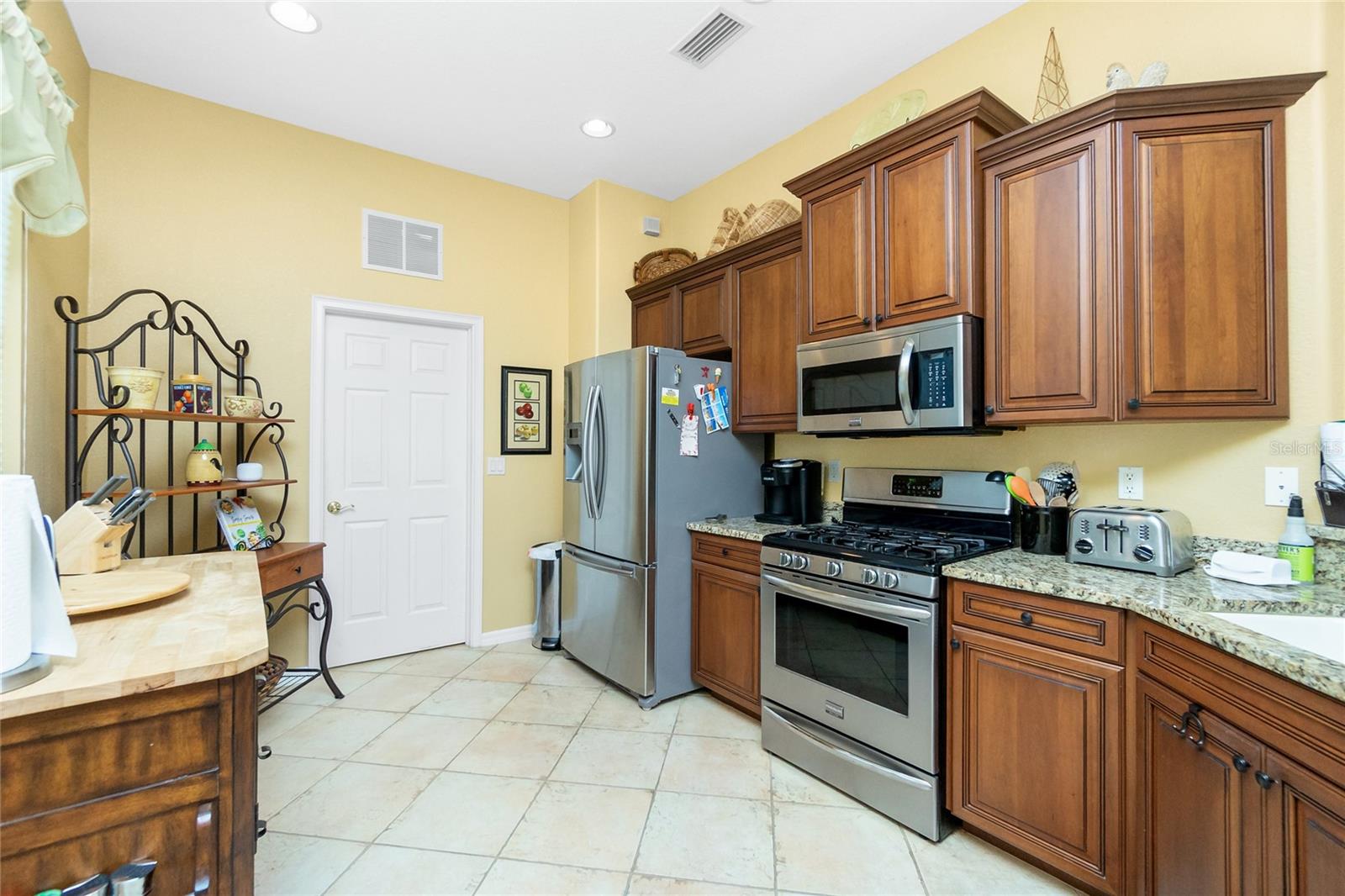 Image 15 of 63 For 142 Savona Way