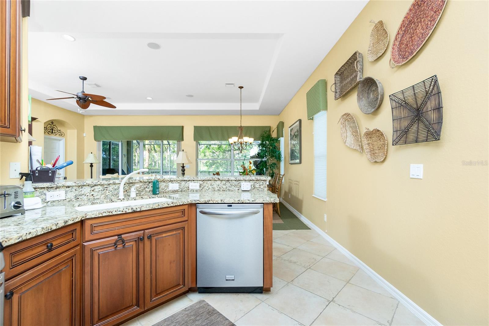 Image 18 of 63 For 142 Savona Way