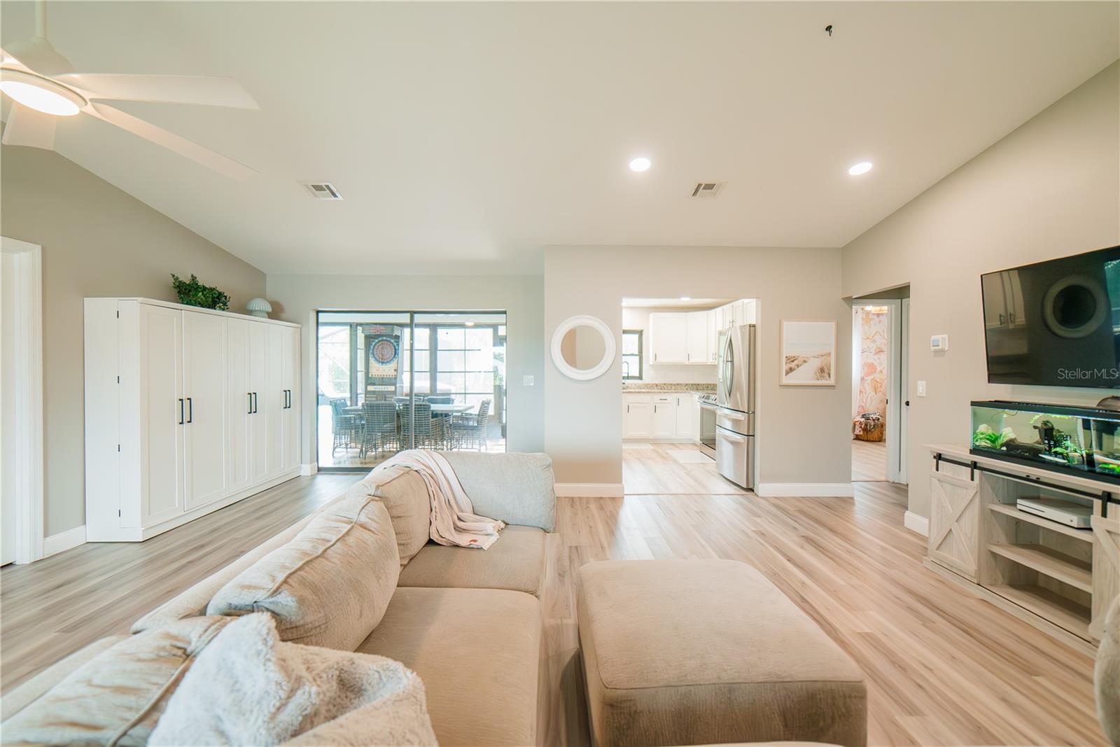 Image 3 of 42 For 7234 Mamouth Street