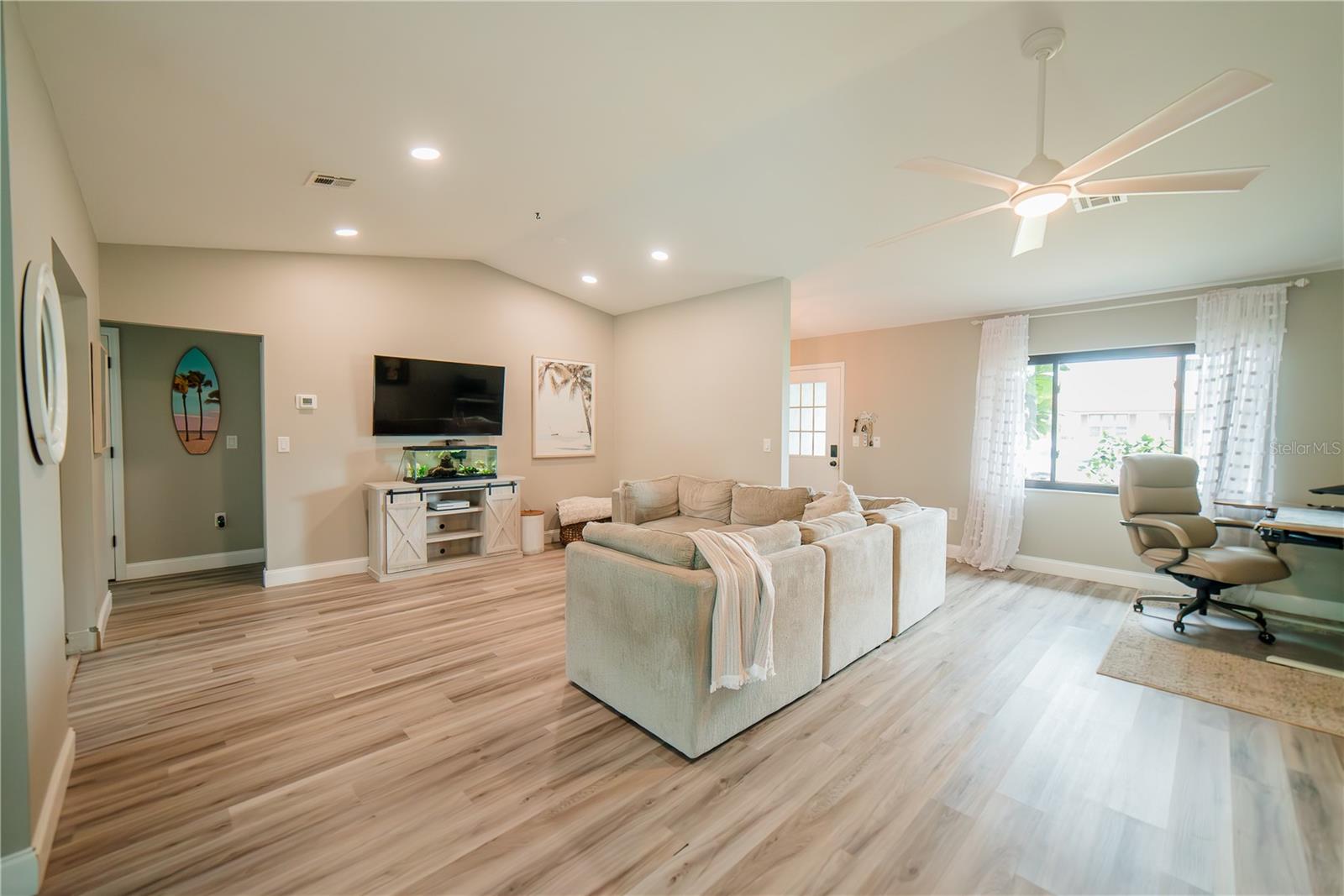 Image 4 of 42 For 7234 Mamouth Street