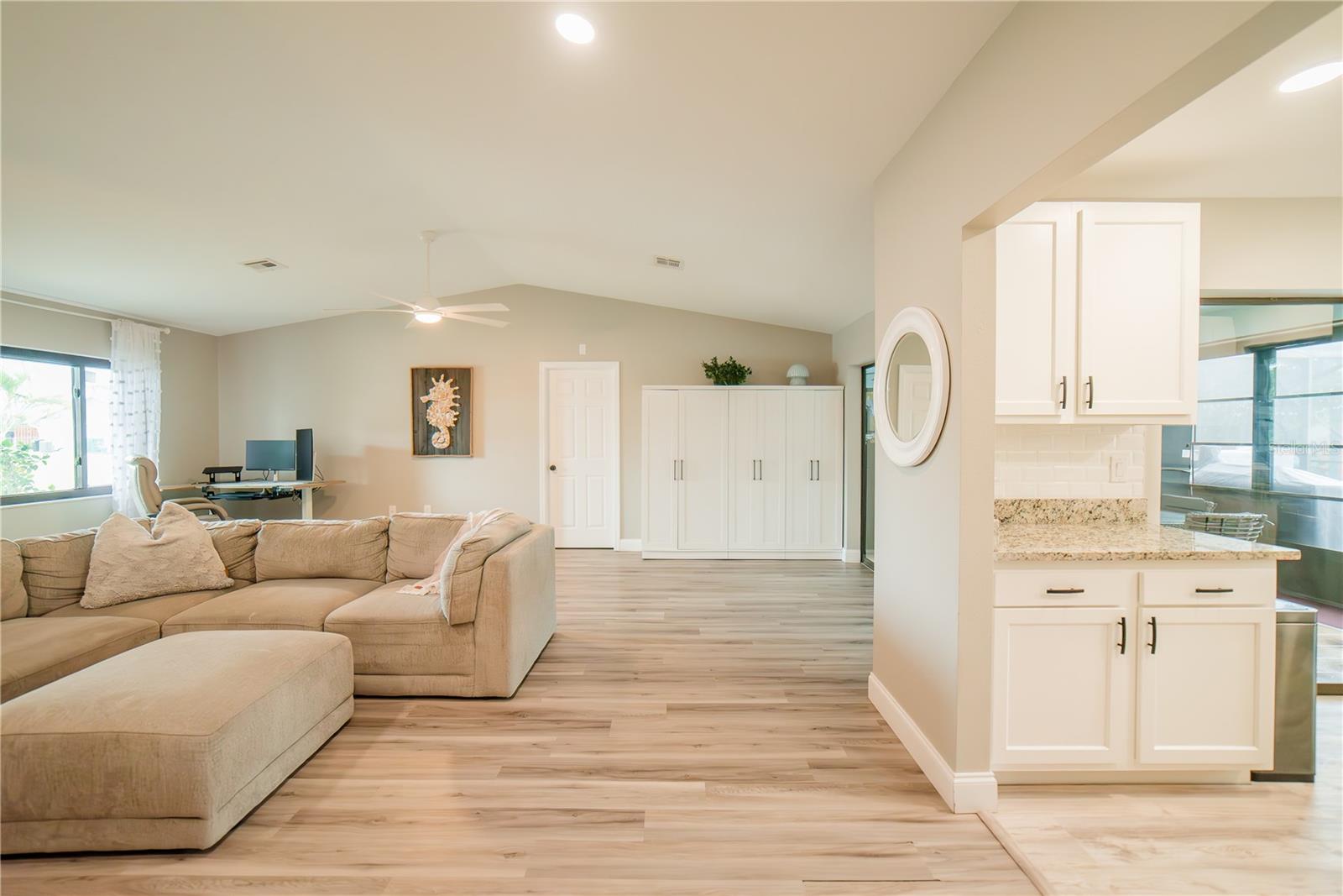 Image 7 of 42 For 7234 Mamouth Street