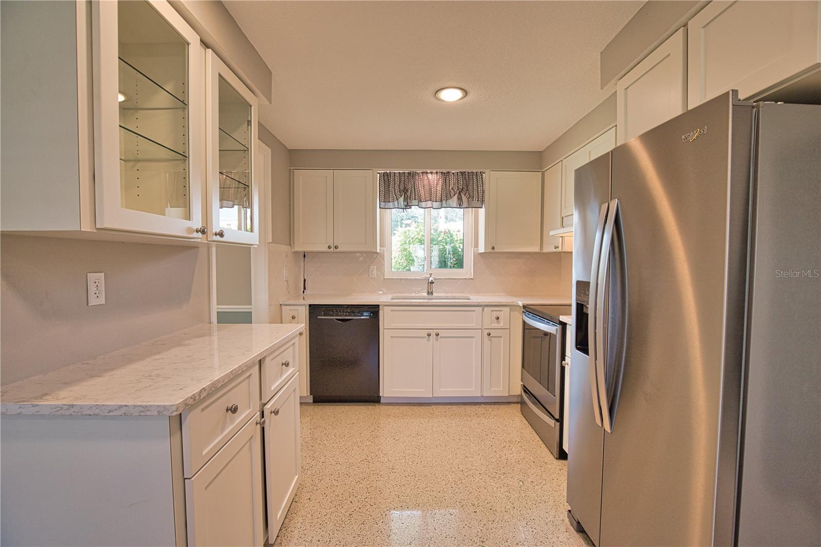 Image 13 of 42 For 19 Oakwood Dr N  19