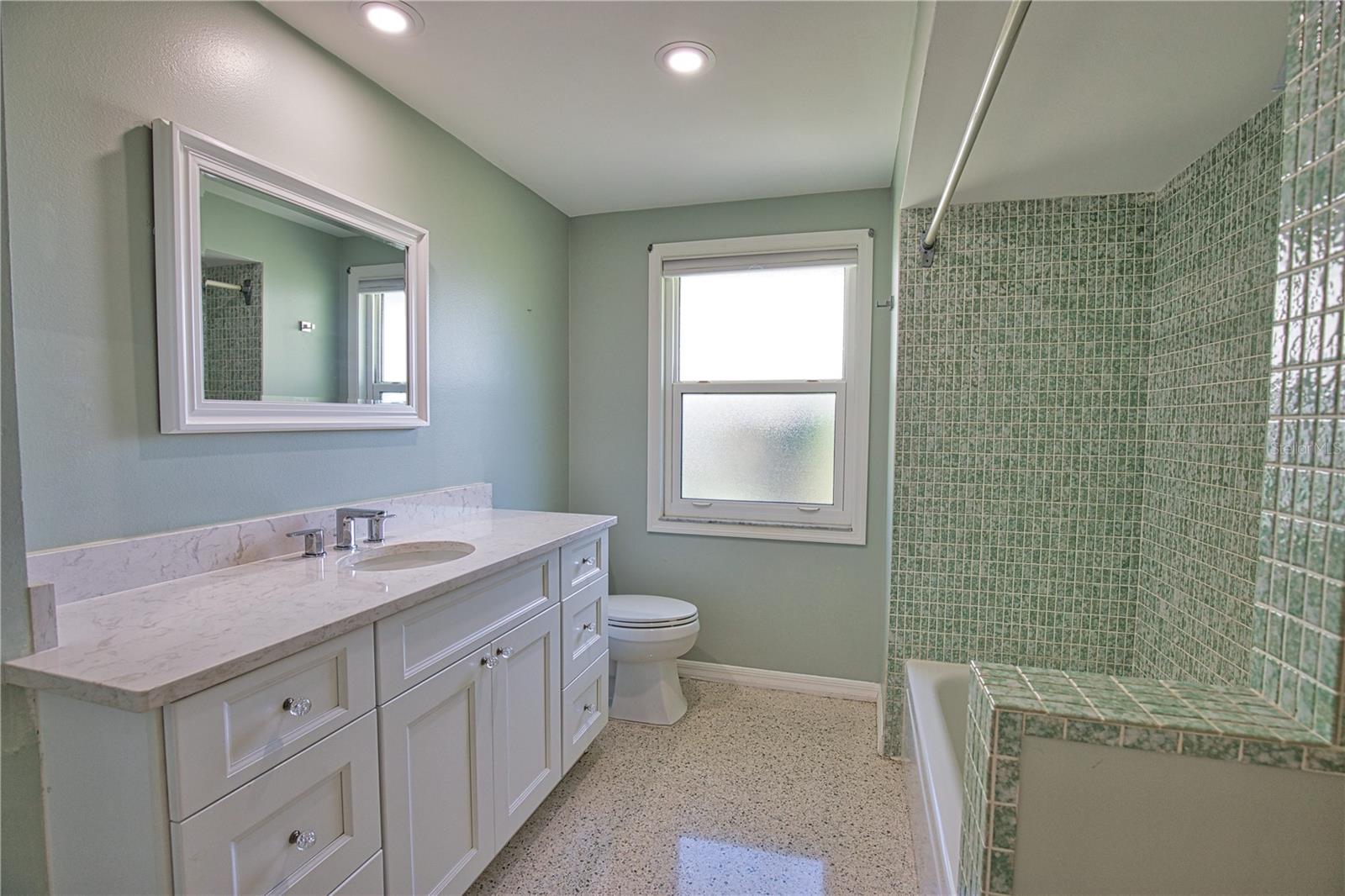 Image 21 of 42 For 19 Oakwood Dr N  19