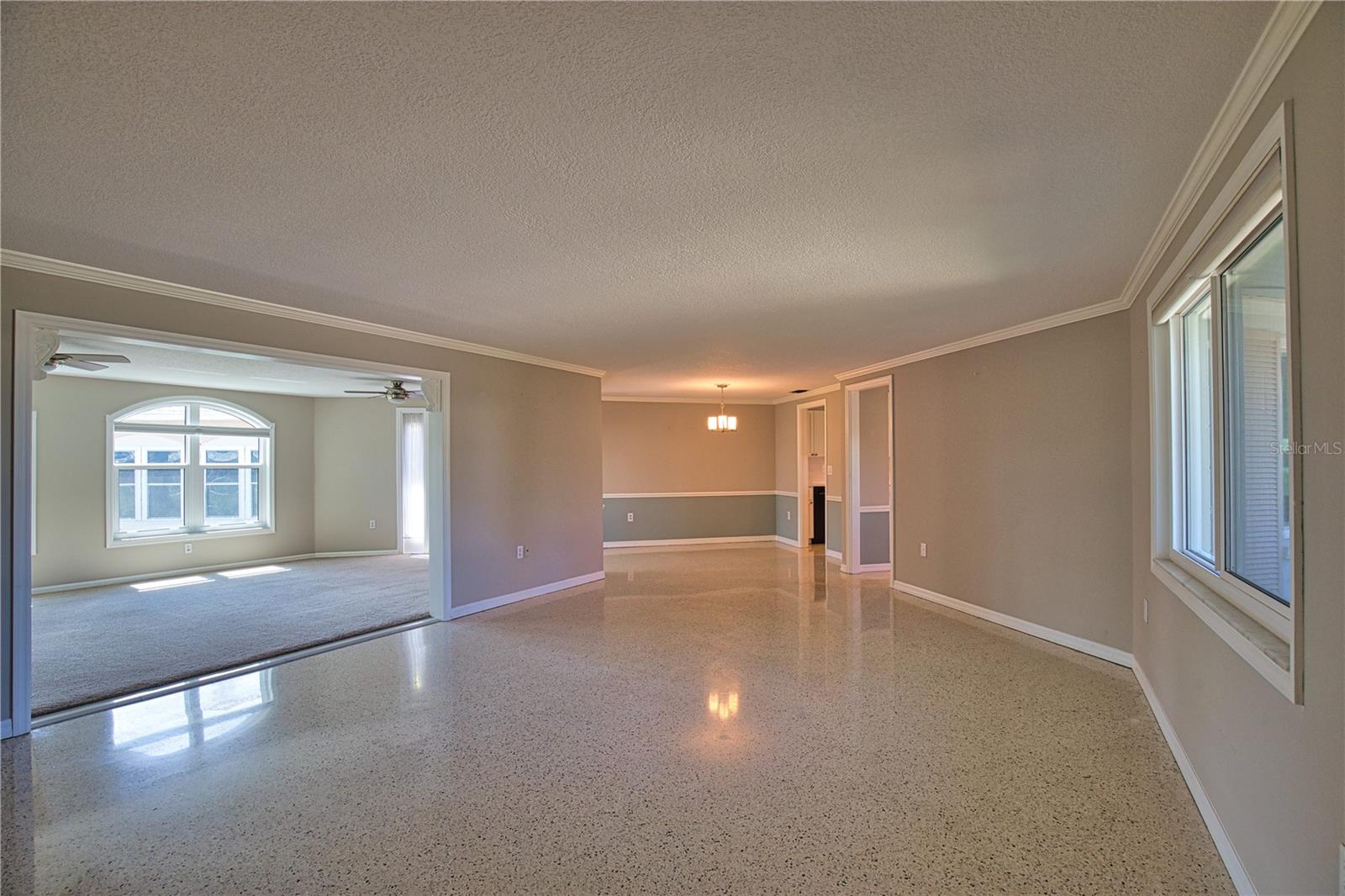 Image 6 of 42 For 19 Oakwood Dr N  19