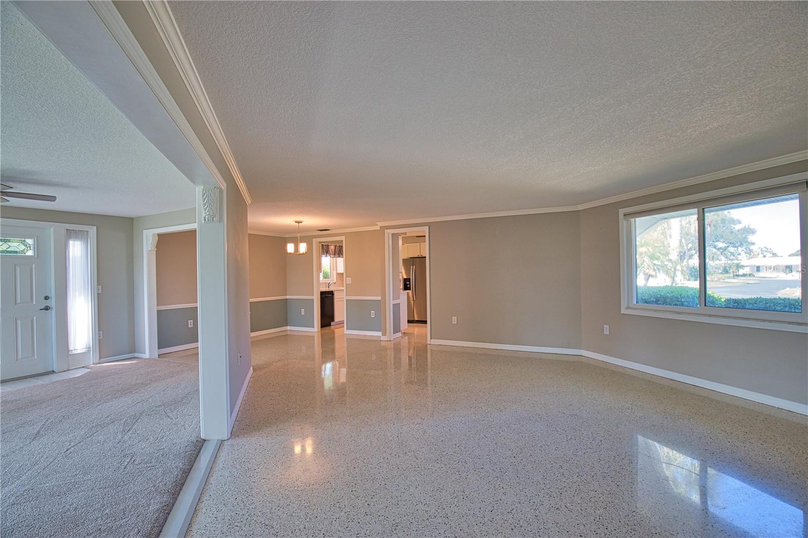 Image 7 of 42 For 19 Oakwood Dr N  19