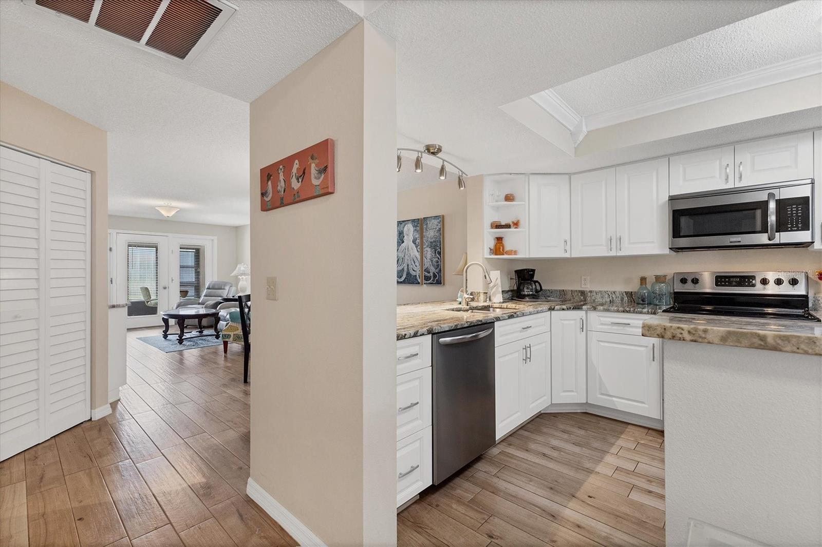 Image 11 of 48 For 507 Pine Hollow Circle 507