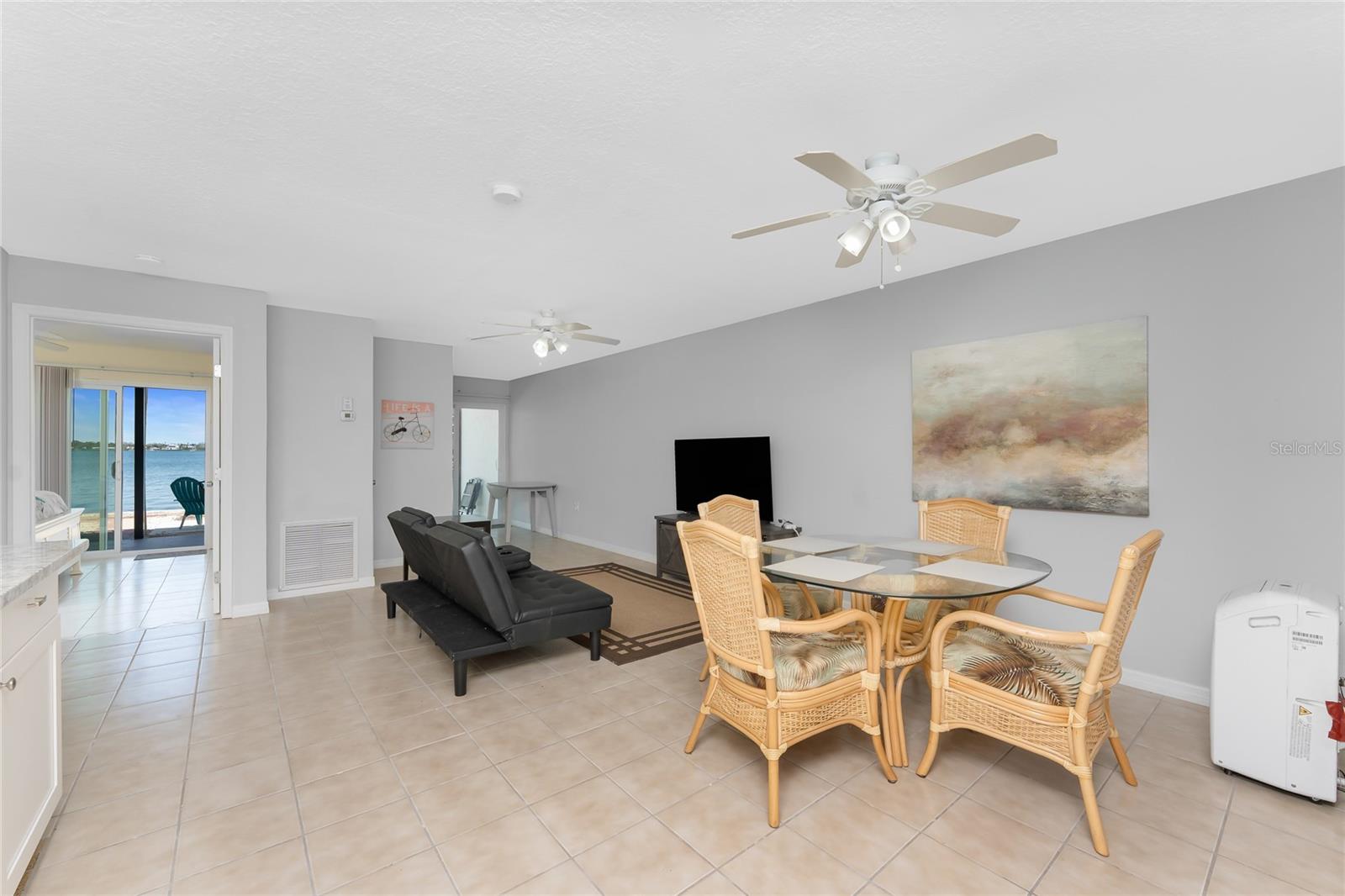 Image 10 of 90 For 5041 Beach Road 2a And 2b