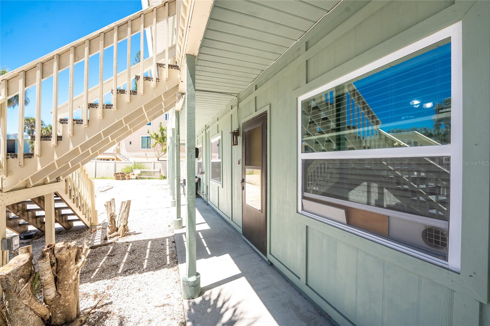 Image 3 of 90 For 5041 Beach Road 2a And 2b