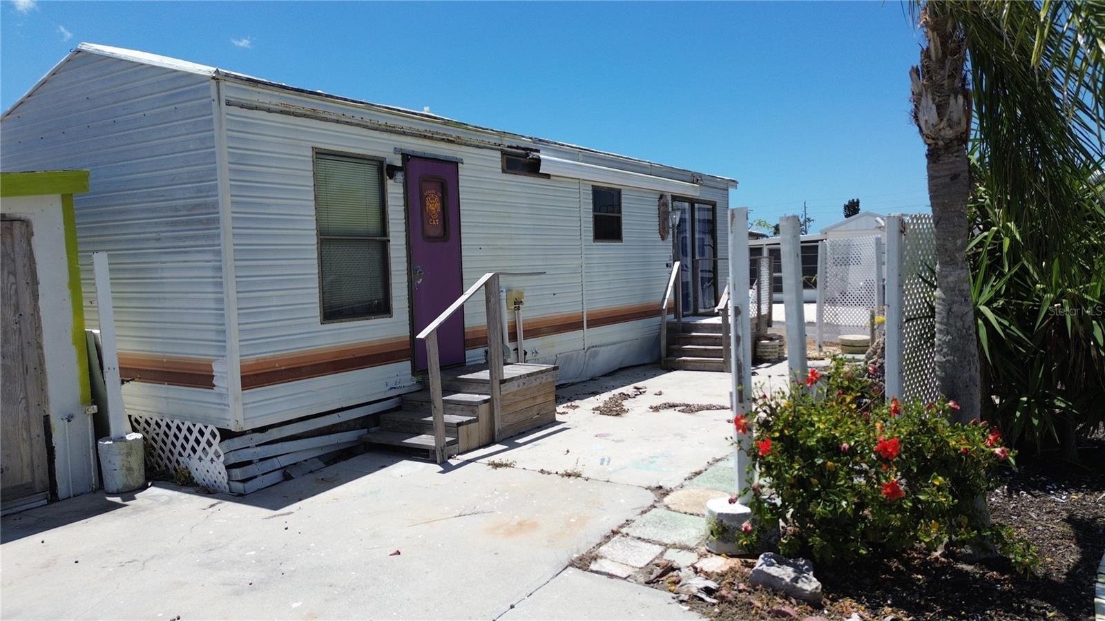 Image 9 of 13 For 1475 Flamingo Drive 90