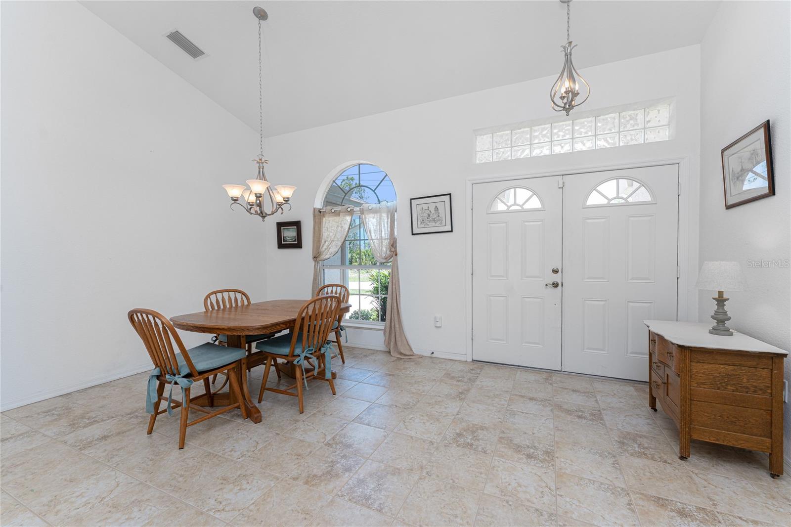 Image 11 of 73 For 1157 Rotonda Circle