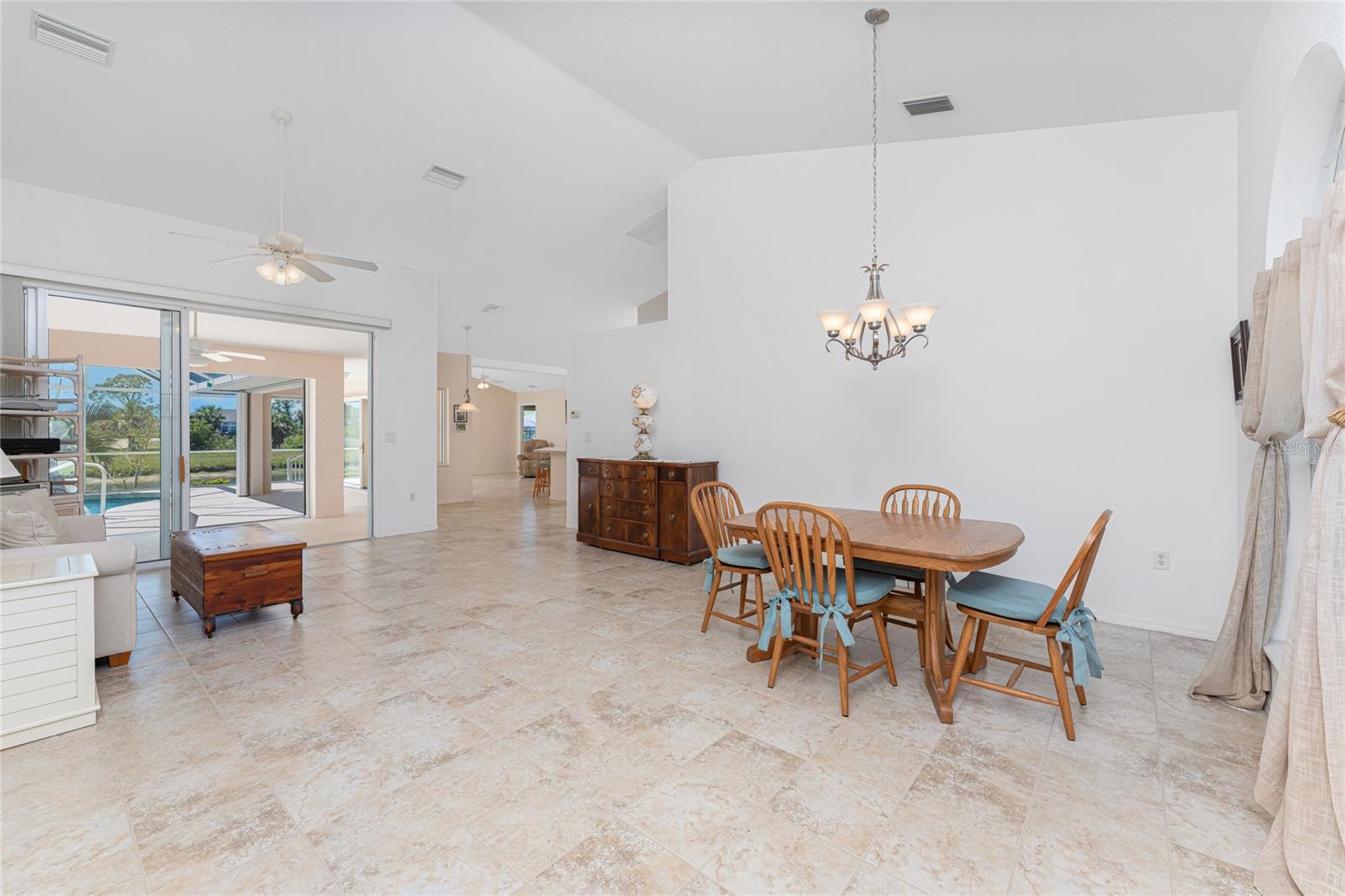 Image 13 of 73 For 1157 Rotonda Circle