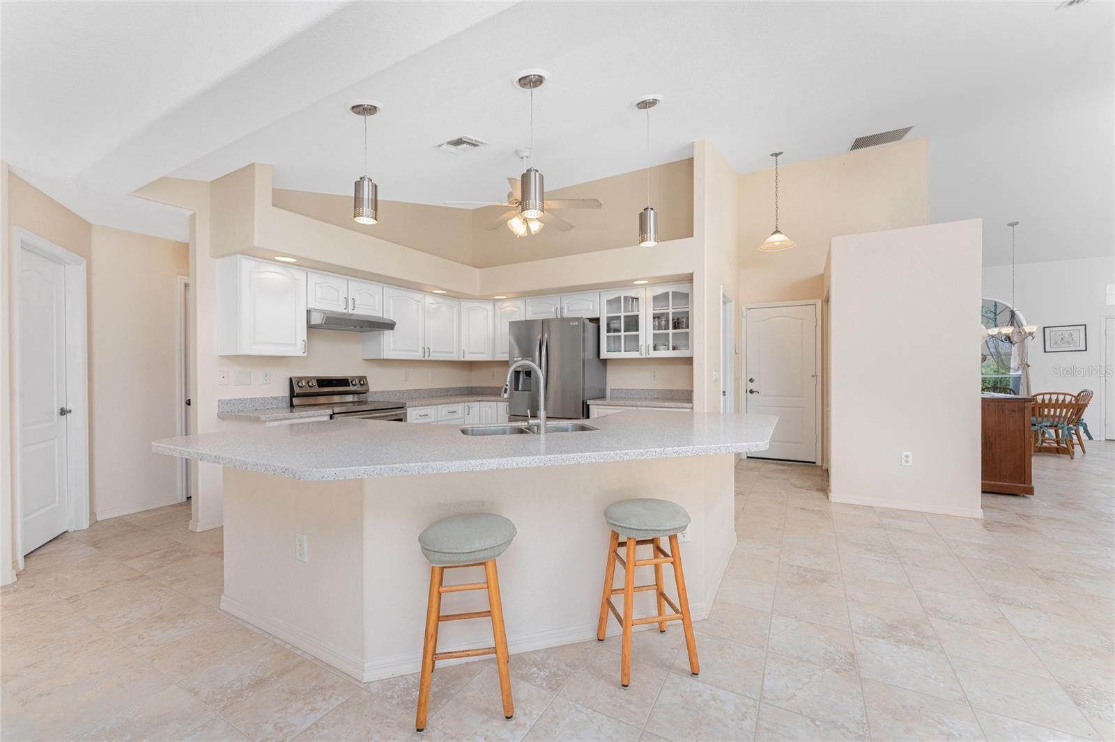Image 20 of 73 For 1157 Rotonda Circle