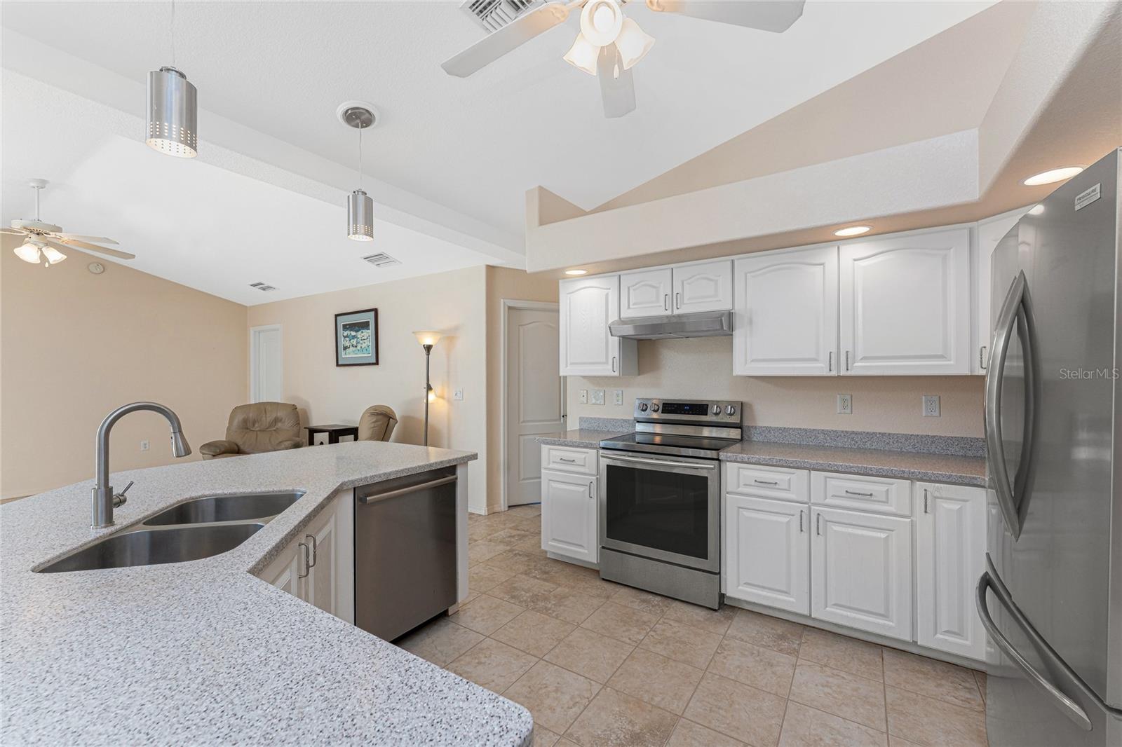 Image 21 of 73 For 1157 Rotonda Circle