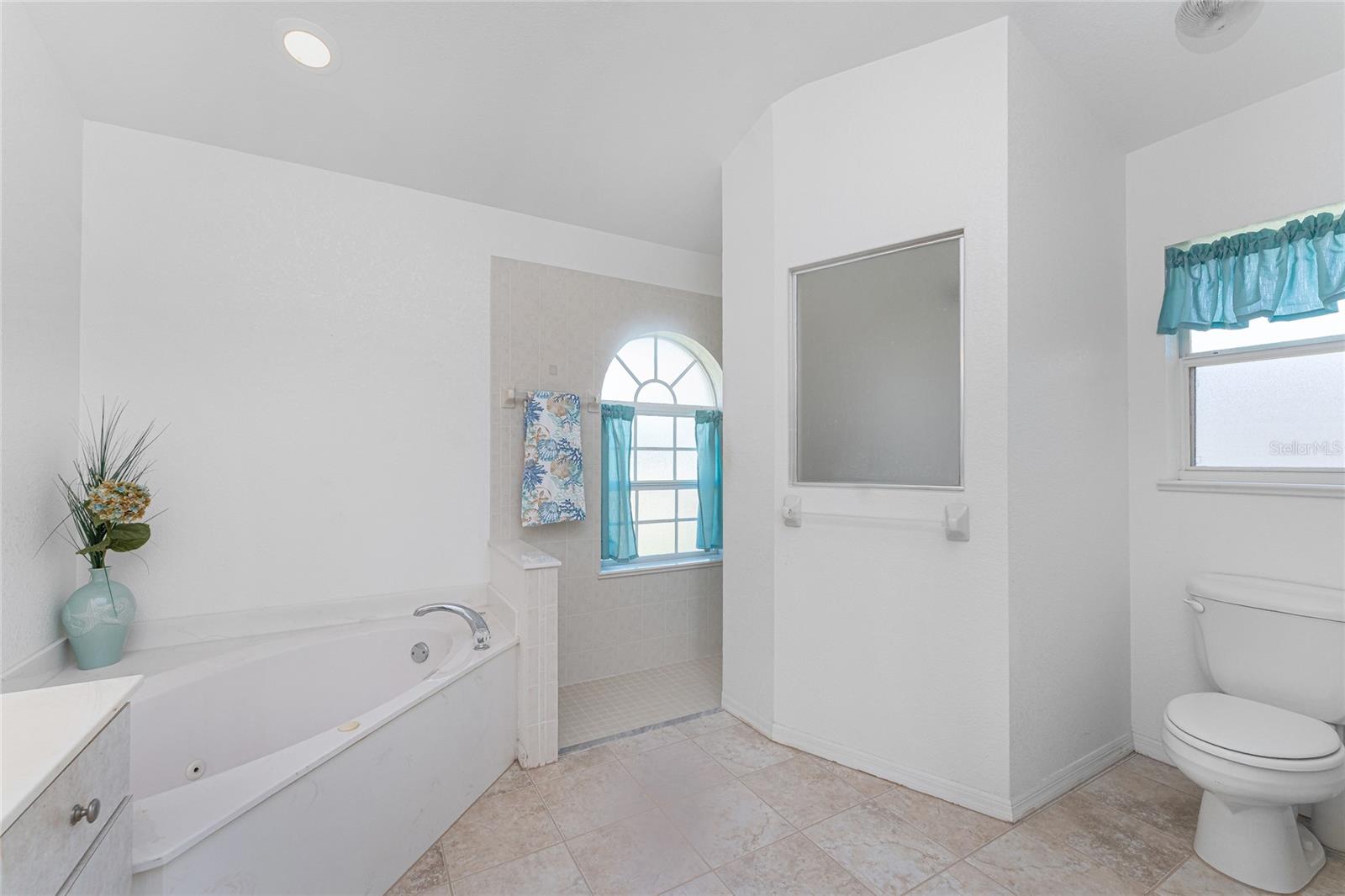 Image 30 of 73 For 1157 Rotonda Circle
