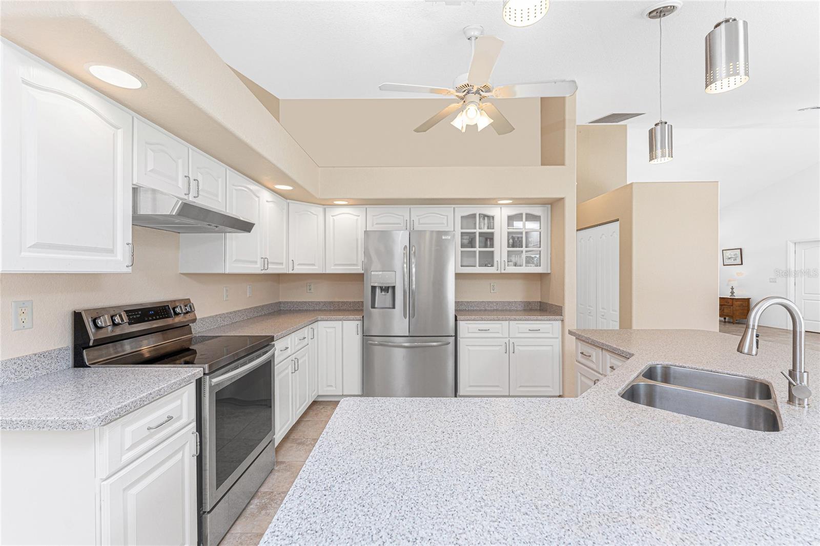 Image 4 of 73 For 1157 Rotonda Circle