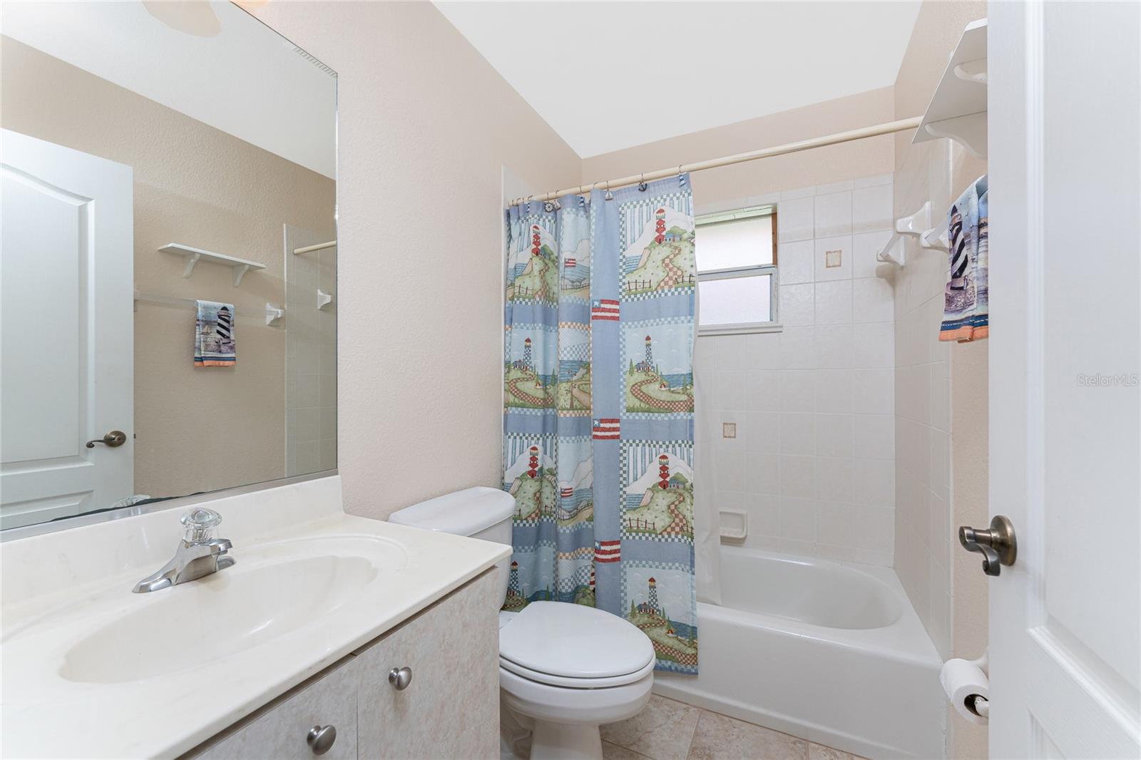 Image 41 of 73 For 1157 Rotonda Circle
