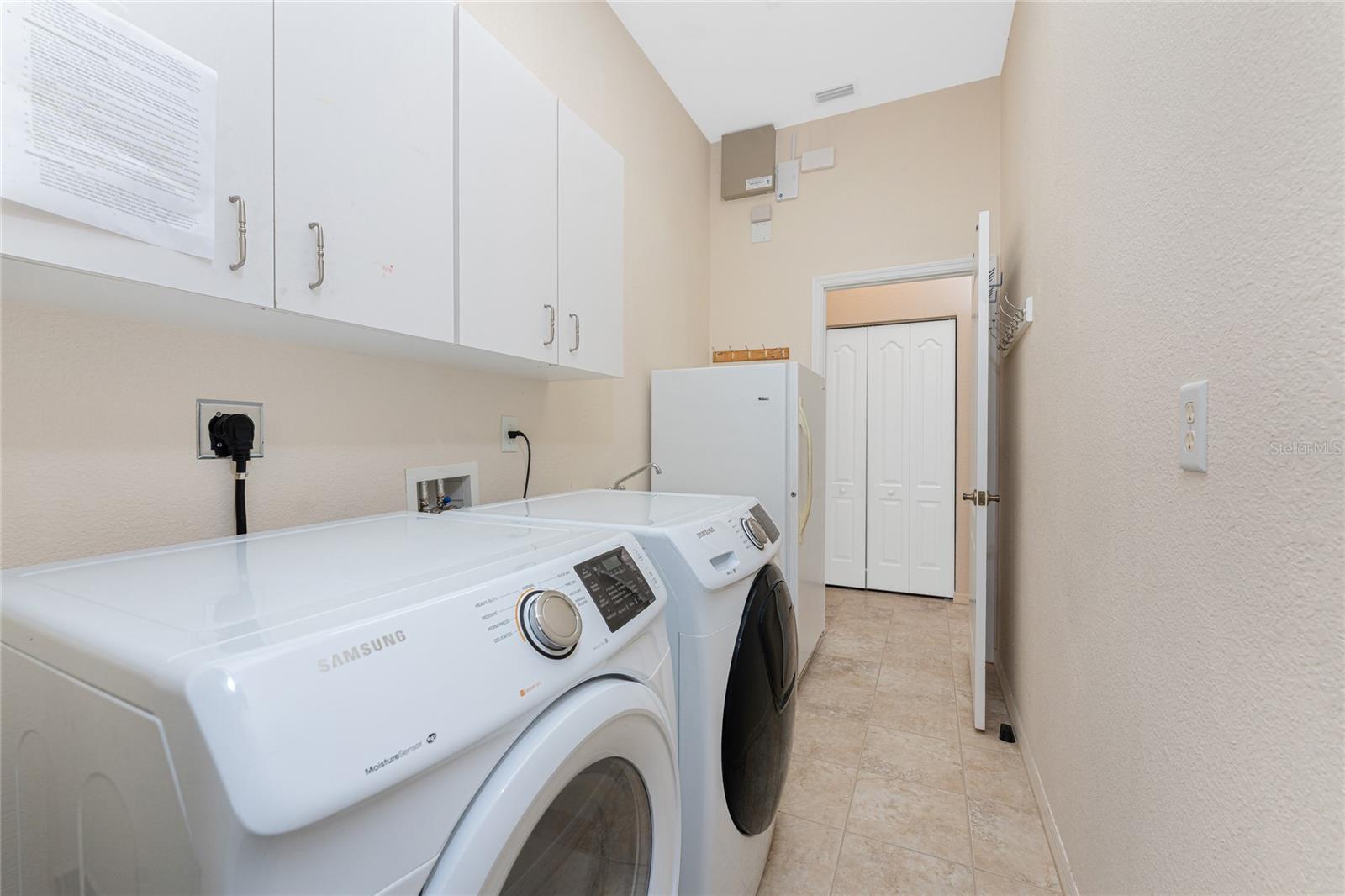 Image 46 of 73 For 1157 Rotonda Circle