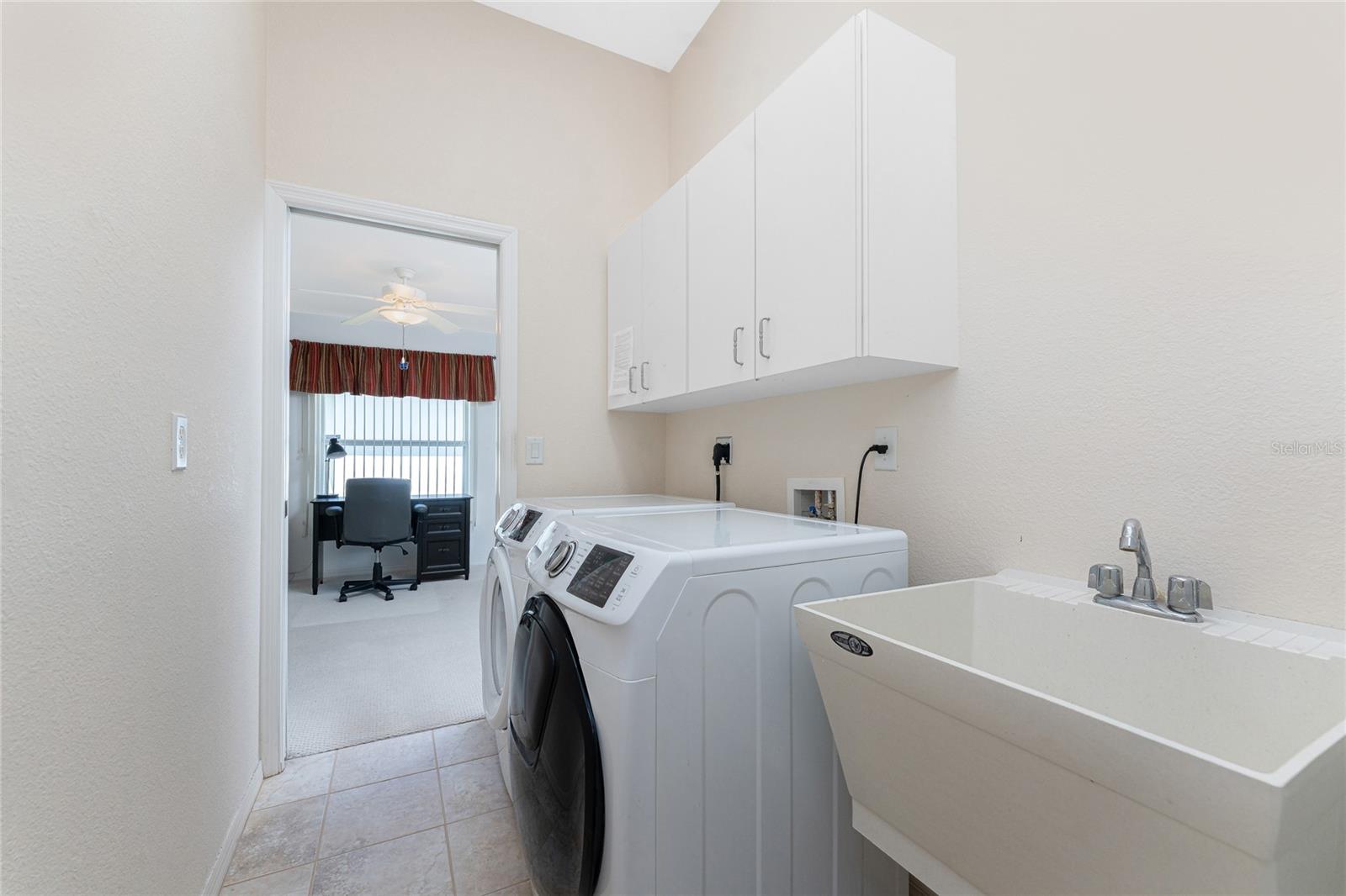 Image 47 of 73 For 1157 Rotonda Circle
