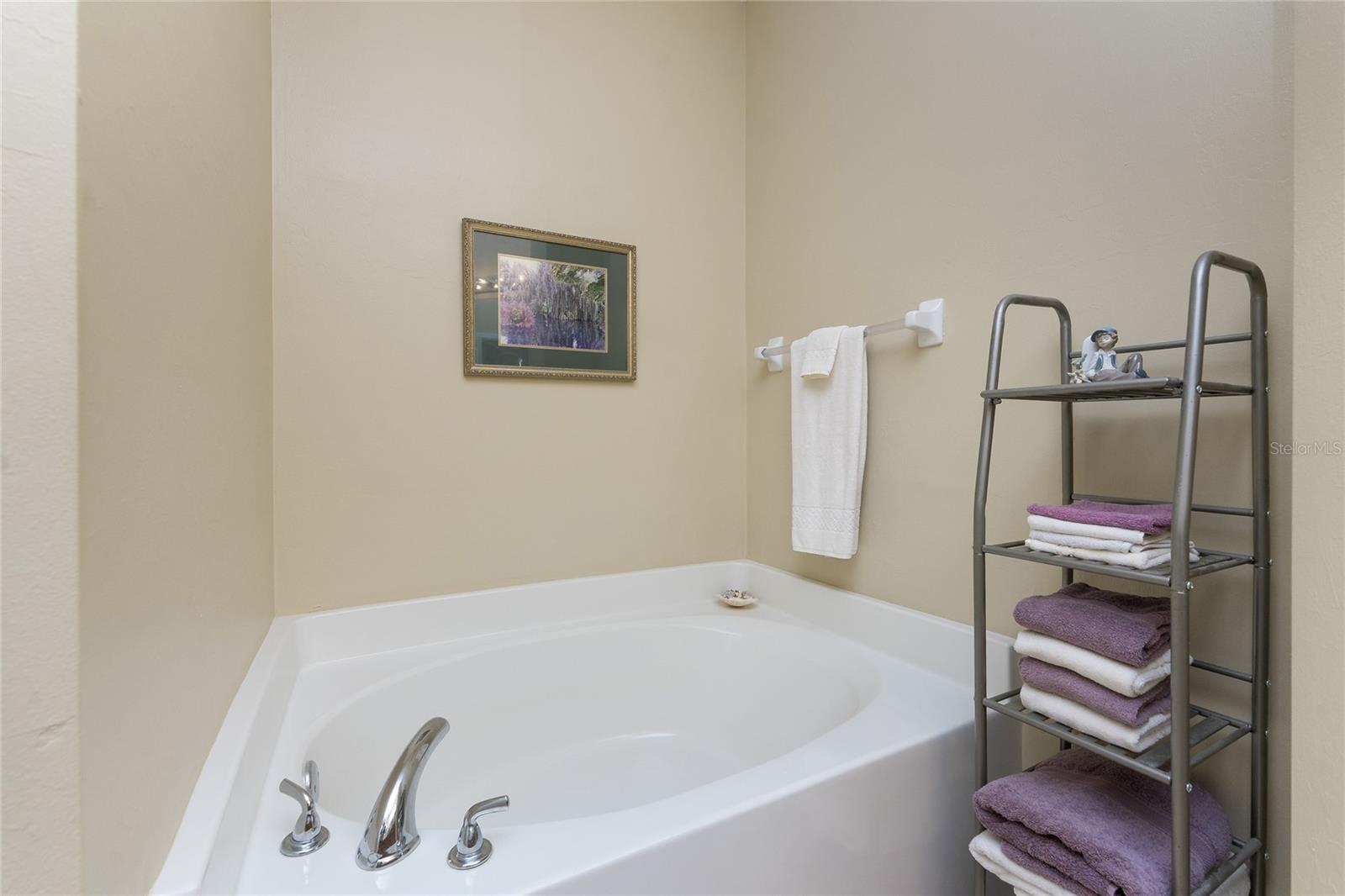 Image 28 of 59 For 13392 Abercrombie Drive
